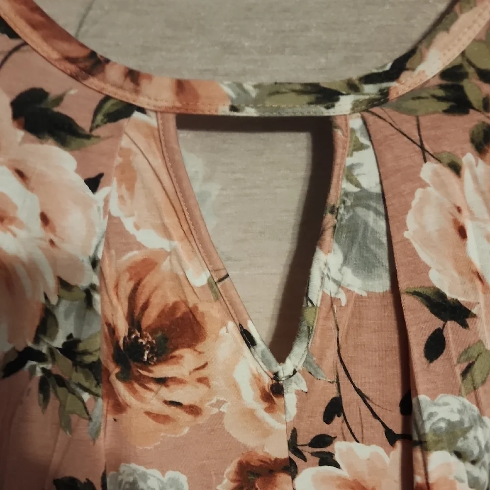 Floral Peach Dress - Picture 2 of 6